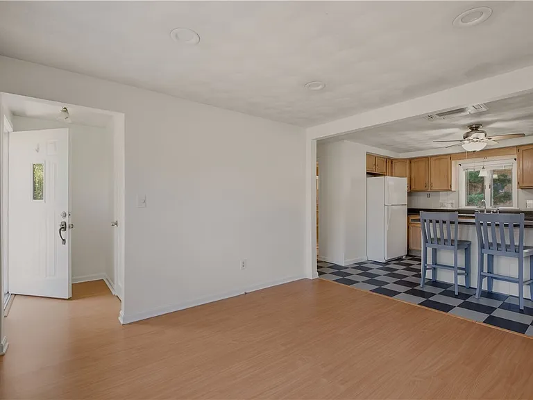 5 Seth St — Photo 5