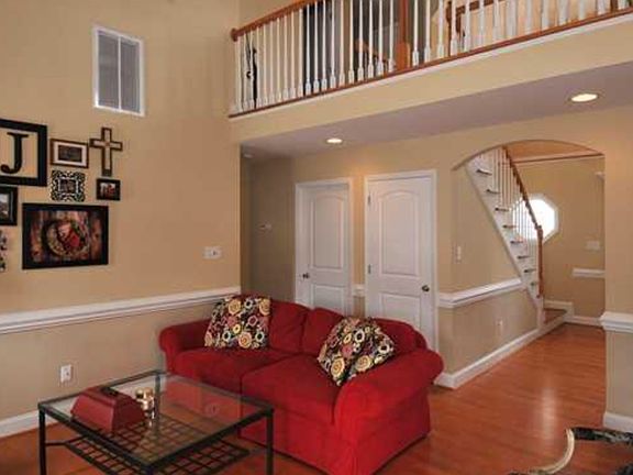 view of liv room and walkway