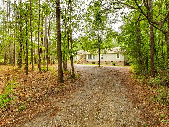 3rd image of 635 Monticello Rd