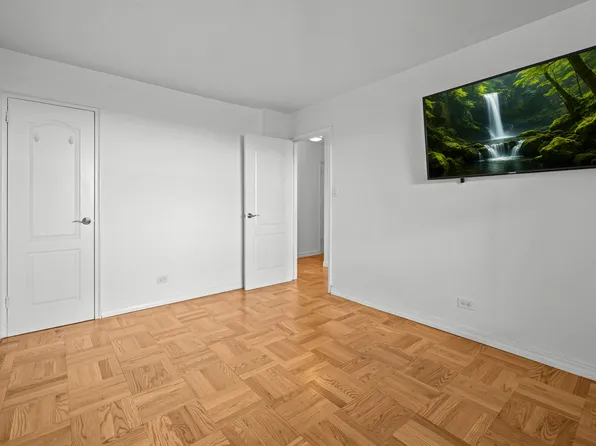 4555 Henry Hudson Parkway West image 5 of 13