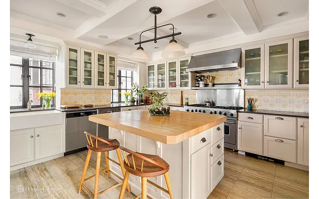 Sold by Douglas Elliman | media 4