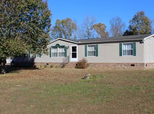215 Logans Loop Rd, Wildersville, TN 38388