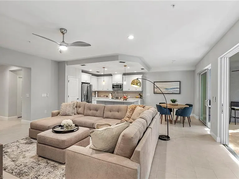 2640 Seychelles Cir #2802 — Photo 10