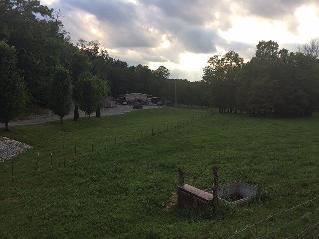 1st image of 811-813 S Highway 340