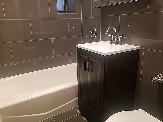 3rd image of 515 Cathedral Pkwy #3