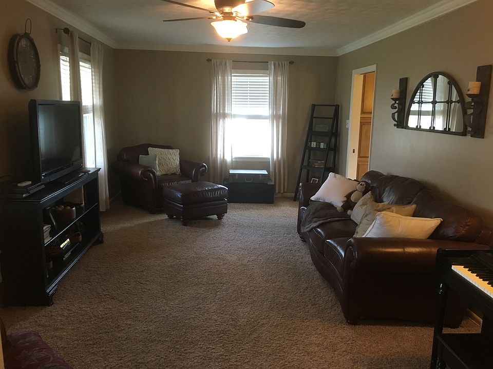 2nd image of 317 26th St SW