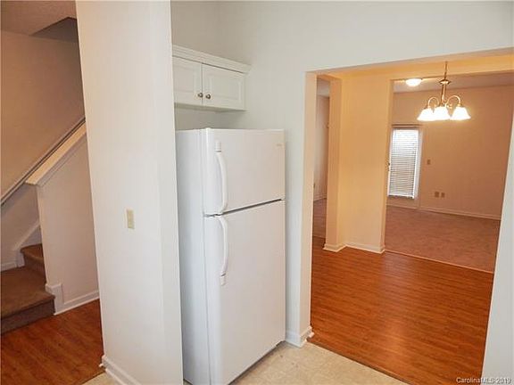 4th image of 730 Tavern Ct
