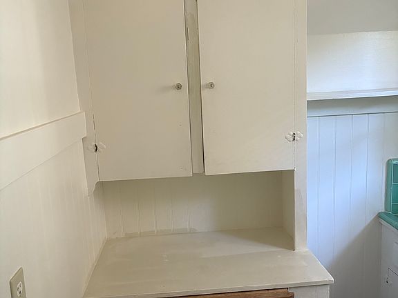 Kitchen storage