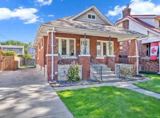 2352 Lincoln Rd, Windsor, ON N8W 2R5