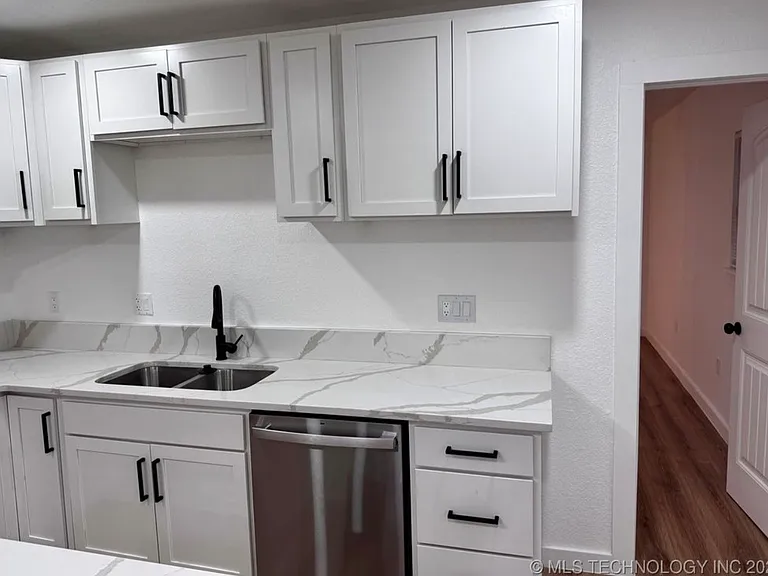 730 N Delaware Pl — Photo 11