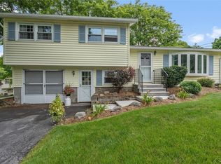 103 Tudor Ln, Camillus, NY 13031