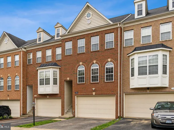 17614 Harpers Ferry Dr, Dumfries, VA 22025