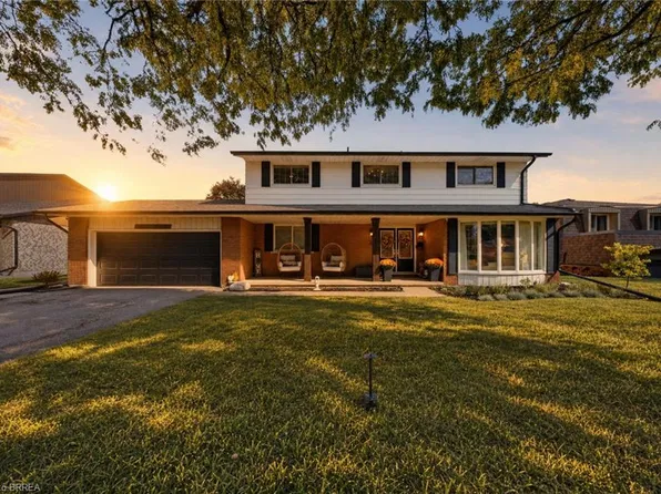 25 Cedarland Dr, Brantford, ON N3R 6G9