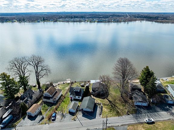 2nd image of 402 South Dr
