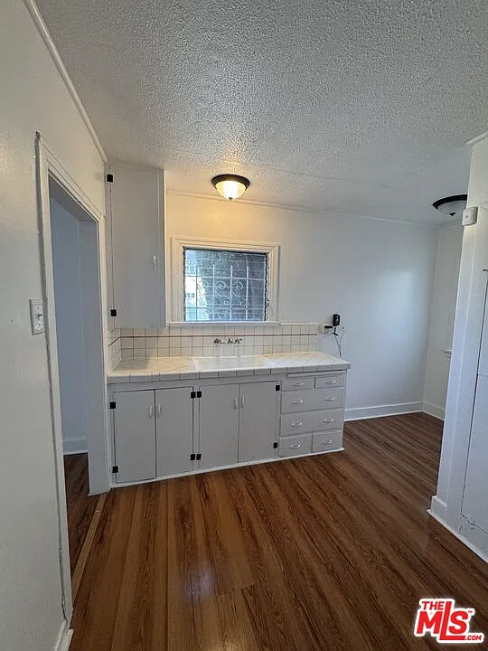 8 bed, 2.0 bath, 1564 sqft, $6,500 — Photo 4