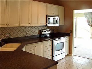 3rd image of 1227 Martin Dr