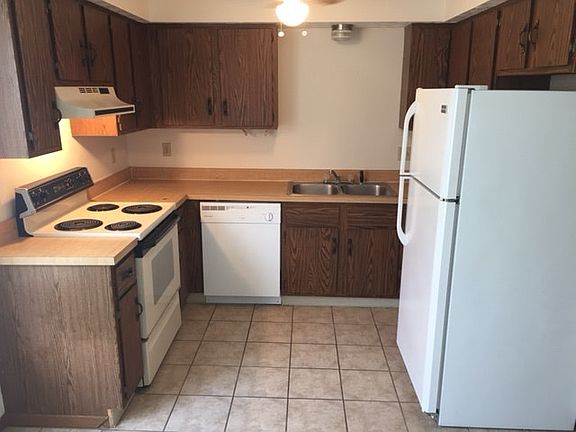 2nd image of 2854 Continental Dr