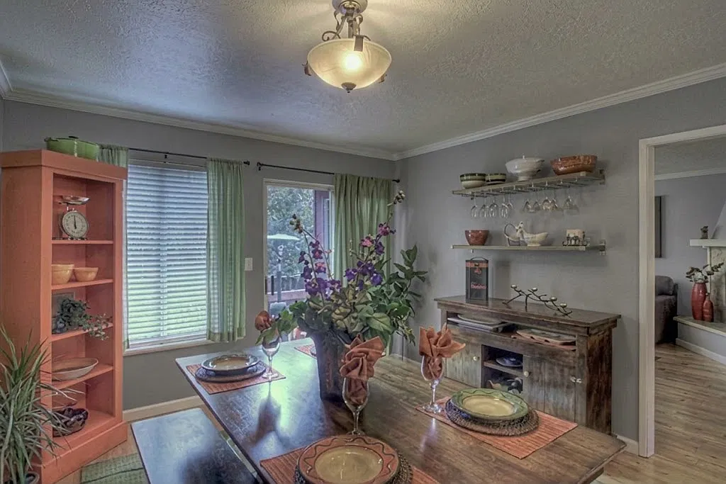 190 E Okeefe St — Photo 3
