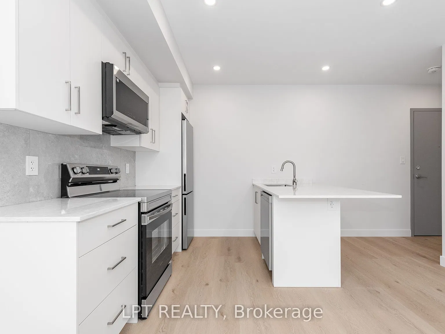 Studio, $1,500 — Photo 4