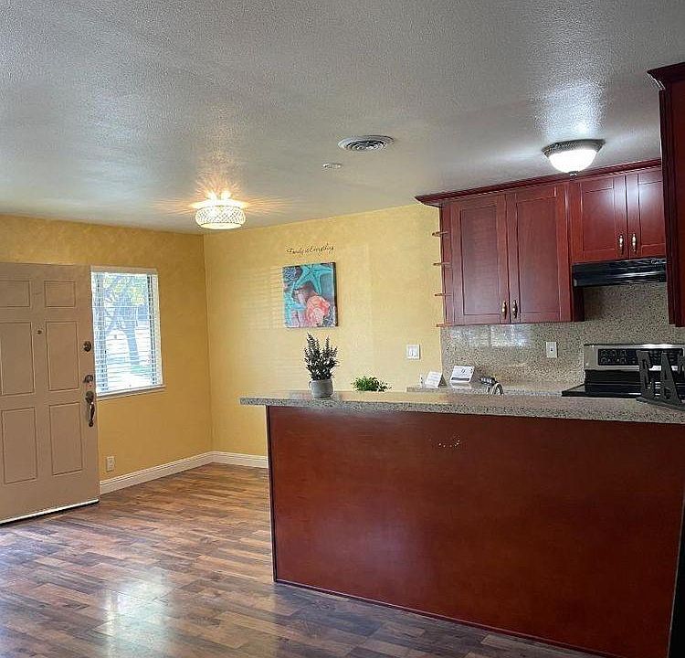1st image of 847 Gilchrist Dr