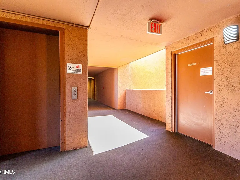 540 N May St #2081 — Photo 24