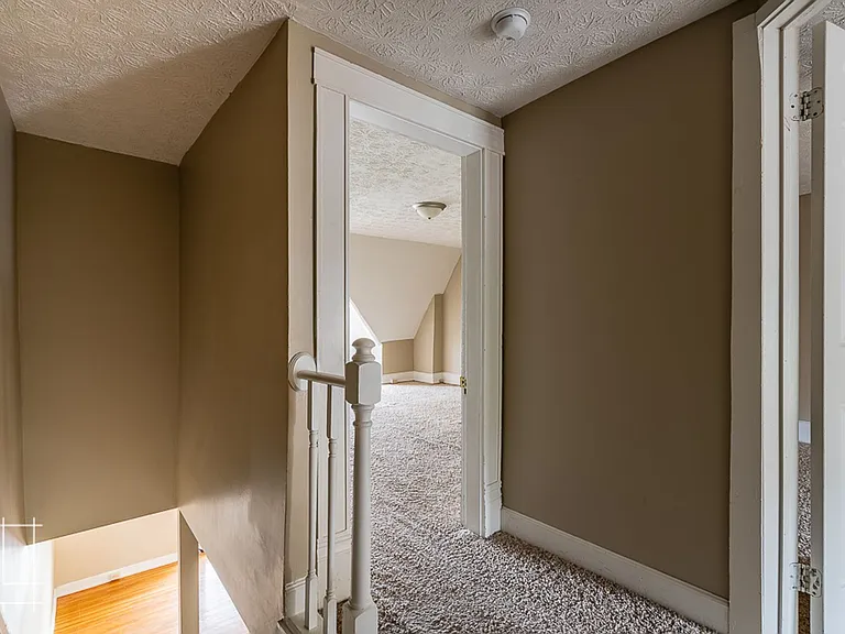 Neil House — Photo 41