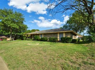 955 Magnolia Ln, Lancaster, TX 75146