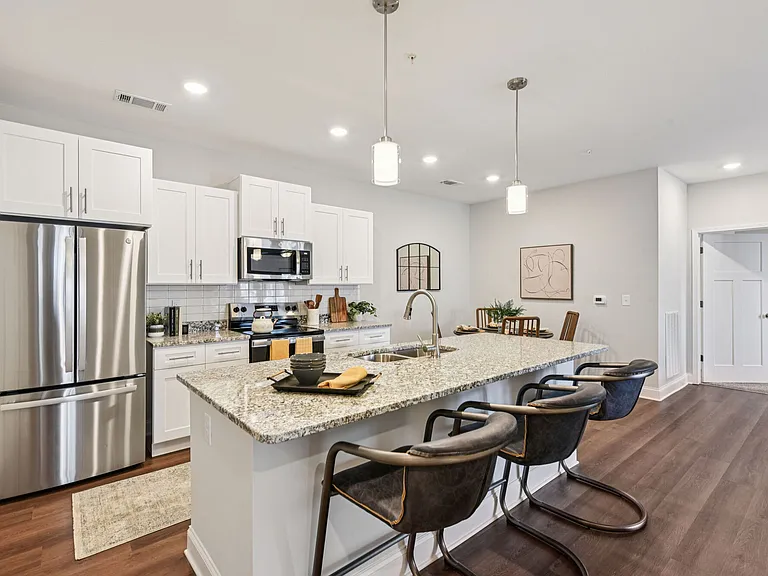 Hathaway at Lake Norman Apartments — Photo 10