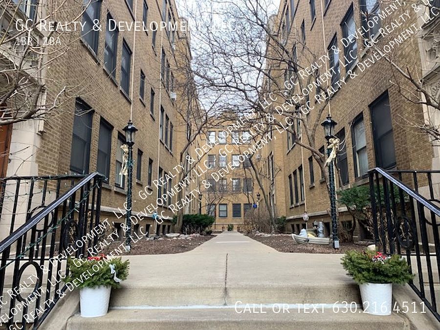 1st image of 626 W Waveland Ave
