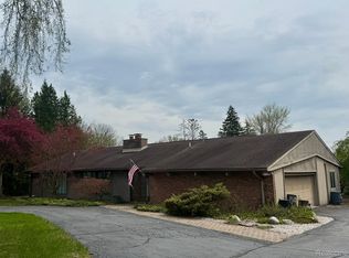 3855 Lincoln Rd, Bloomfield Hills, MI 48301