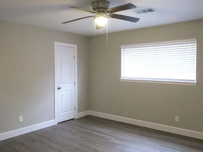 411 Cole St — Photo 10