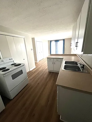 2408 N Hollywood Ave Photo 1