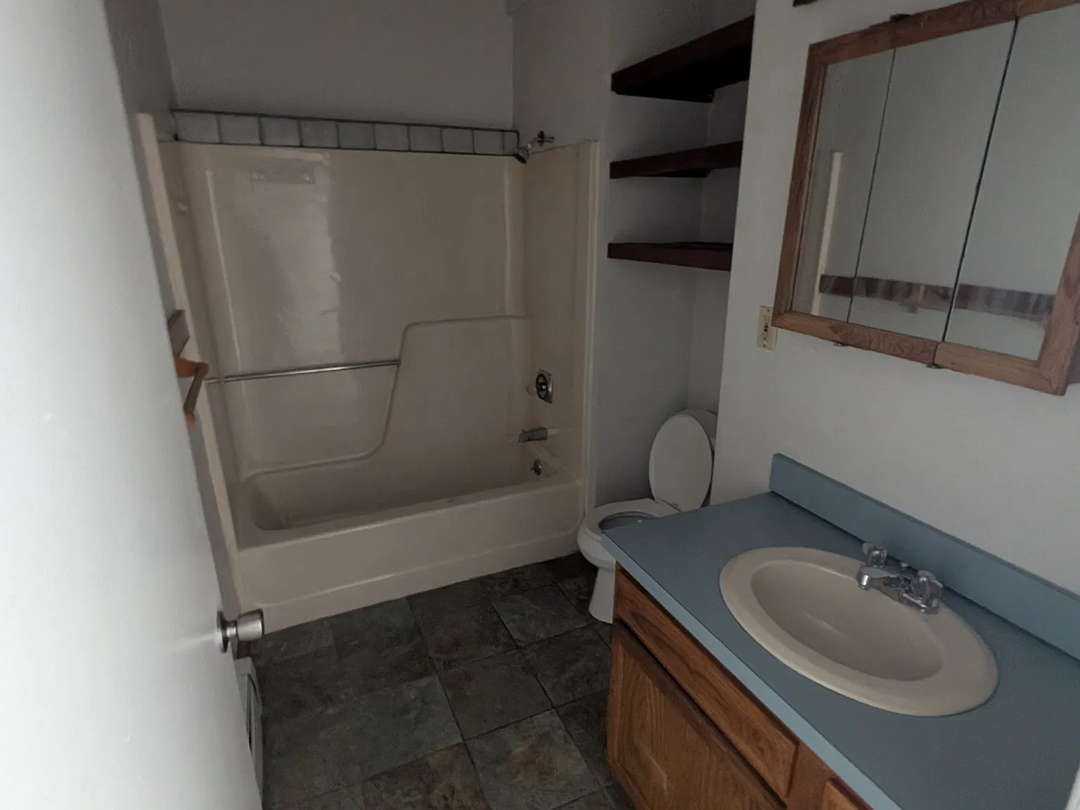 700 McAlpine St — Photo 2