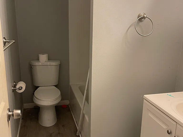 435 E Cass St — Photo 4