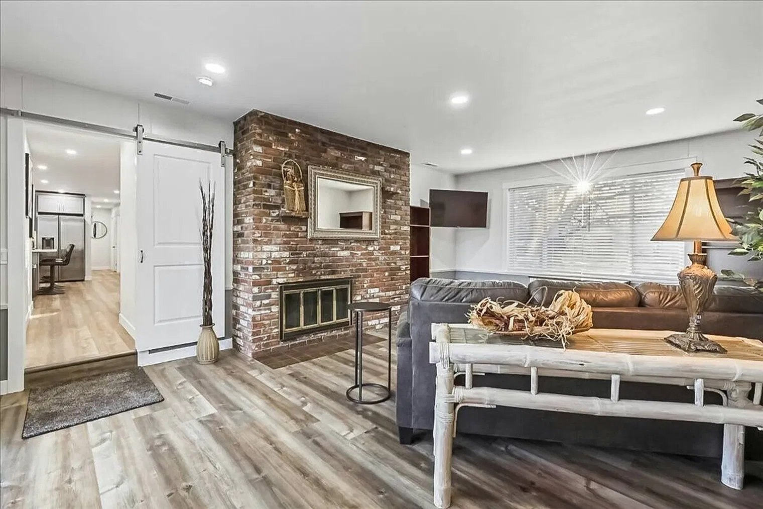 3 bed, 2.0 bath, $4,770 — Photo 2