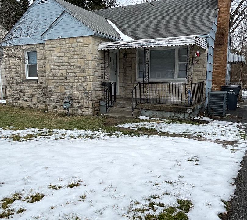 1st image of 598 Collingwood Ave