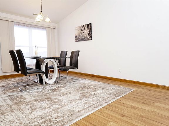 3rd image of 2227 Wittenham Pl