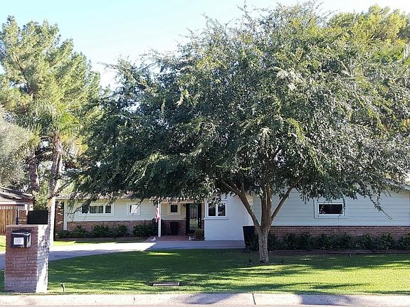 2nd image of 721 E Desert Park Ln