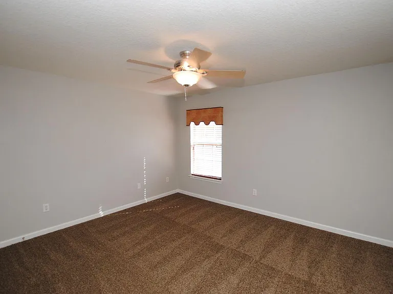 4038 Lionheart Dr — Photo 20