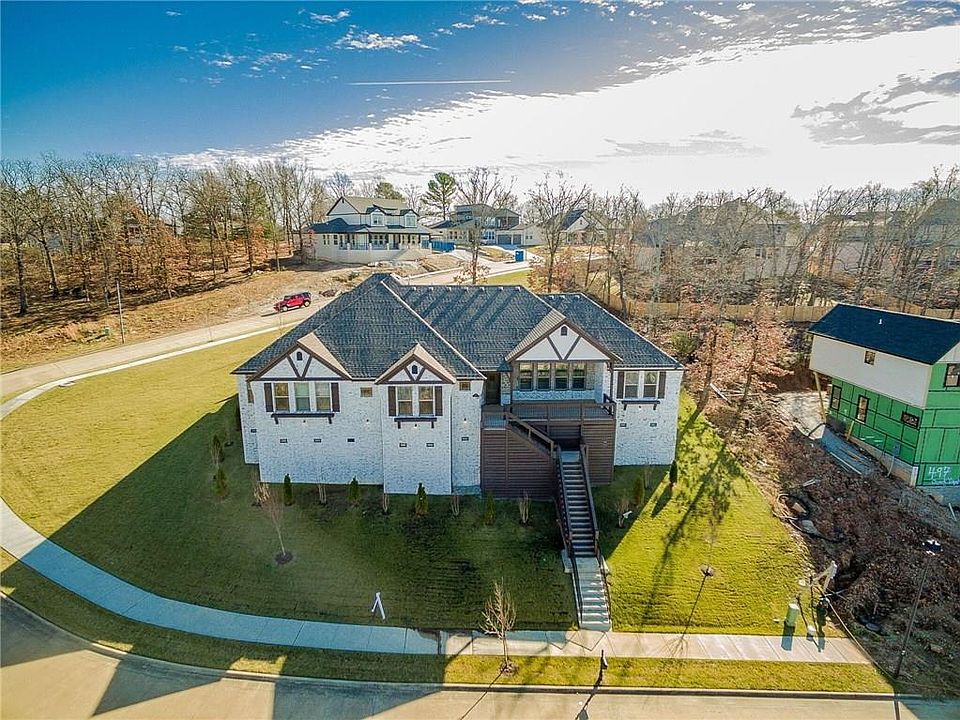 1st image of 489 E Ozark View Dr