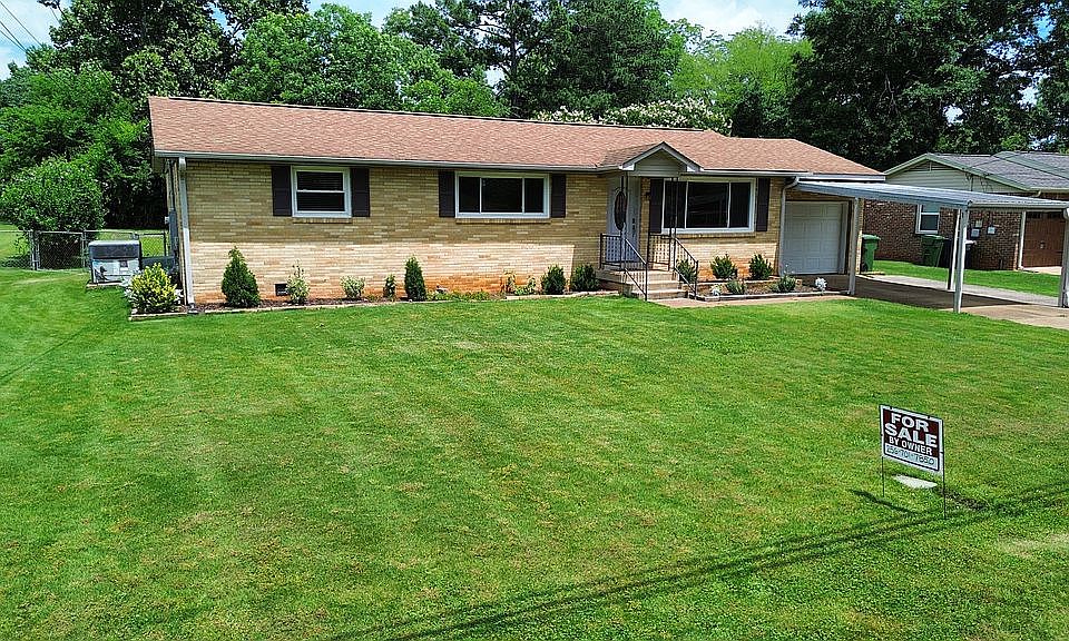 1st image of 7703 Saxon Dr SW