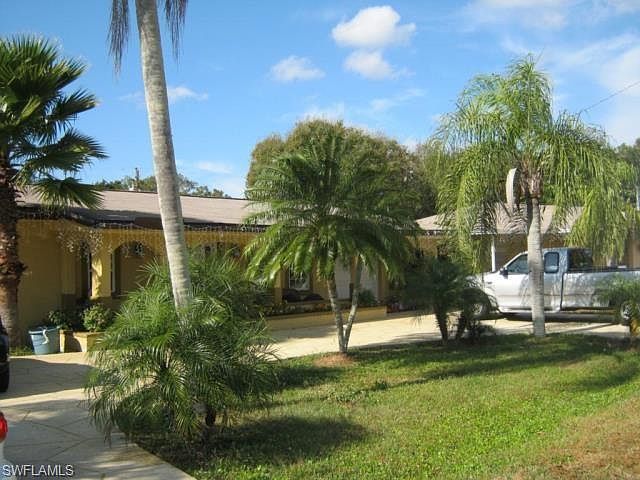 1st image of 2701 Parkview Dr