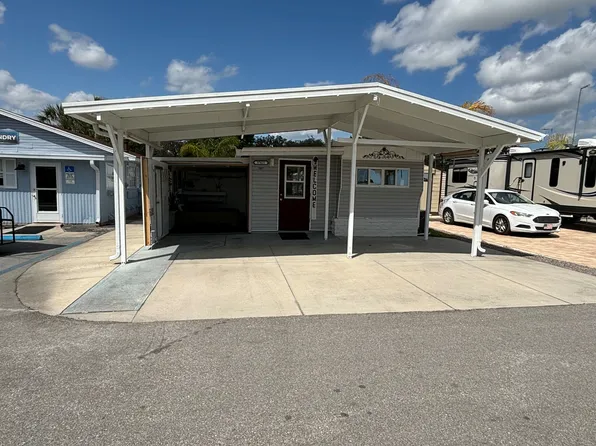 37621 Crimson Ln #207, Zephyrhills, FL 33541