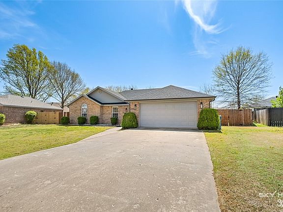 2nd image of 2708 Pleasant View Ln