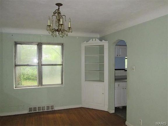 5th image of 2022 Westbrook Dr