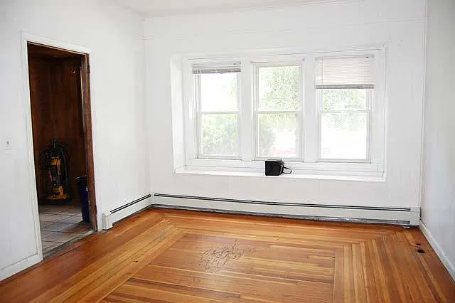 129 Benevolent St — Photo 11