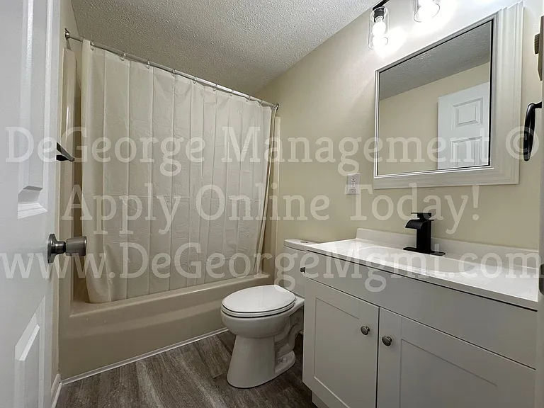 305 1/2 Madison St — Photo 33