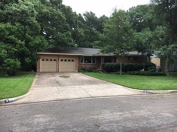 3rd image of 803 Sherwood Dr