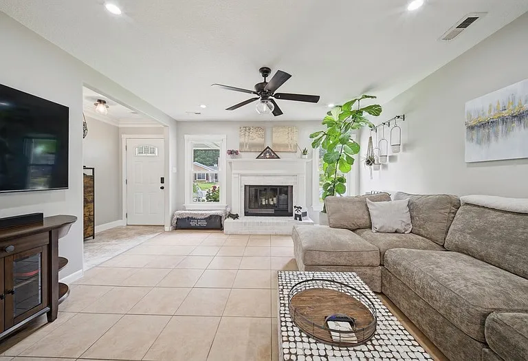1317 Faraid Ln — Photo 8