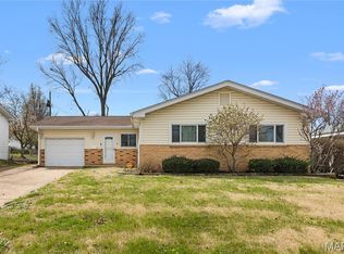 704 Village Square Dr, Hazelwood, MO